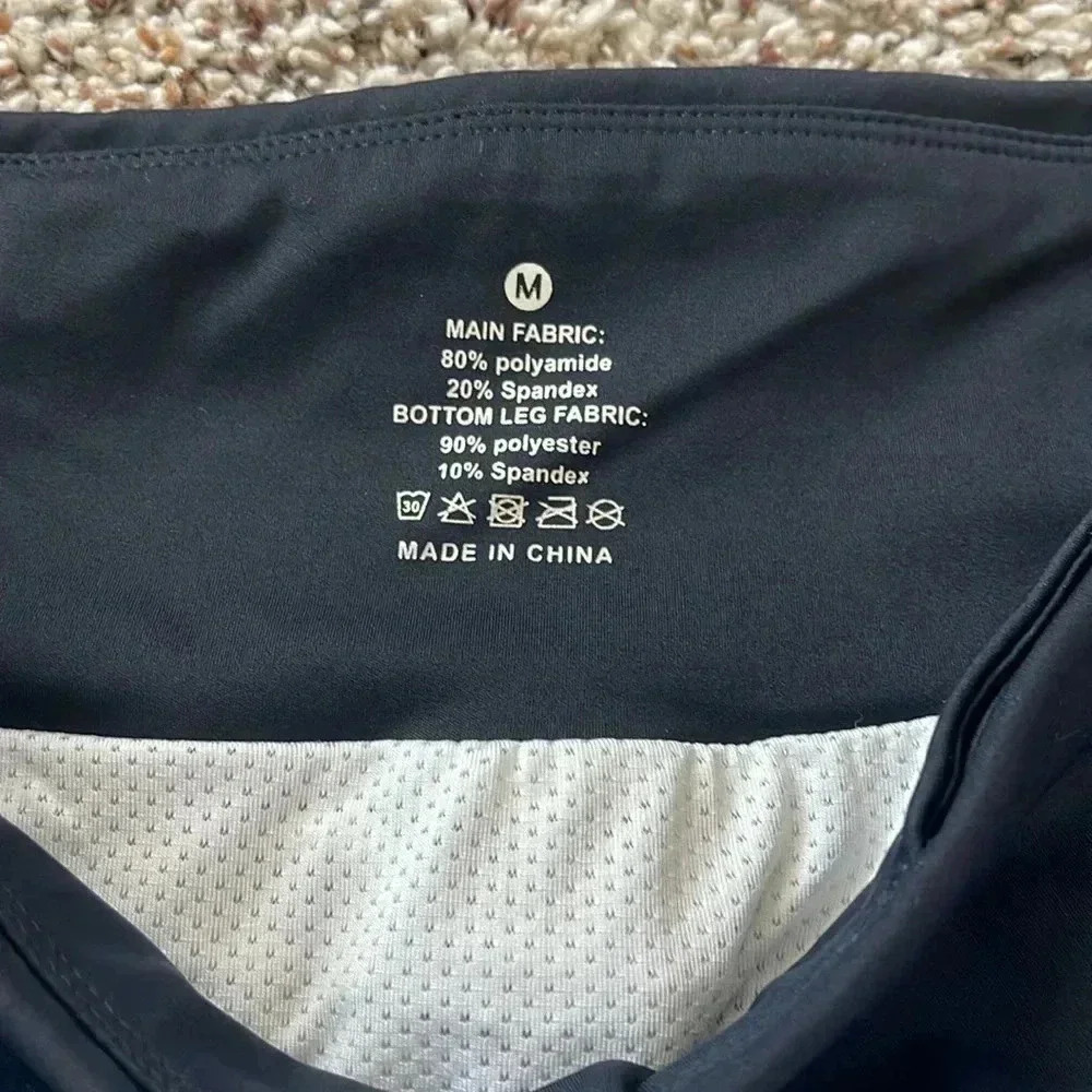 Shorts size medium - Picture 3 of 5
